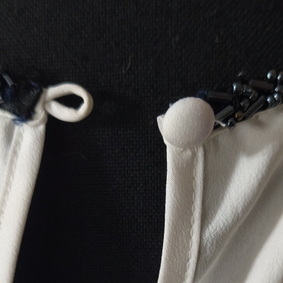 Liz Claiborne White Pleated Tank Top With Beaded Collar XL - Picture 5 of 7